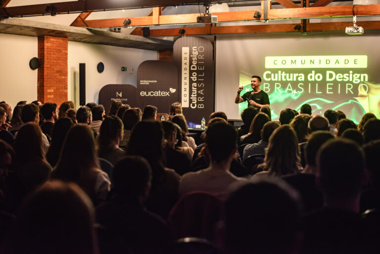Participantes no evento presencial da comunidade em Bento Gonçalves